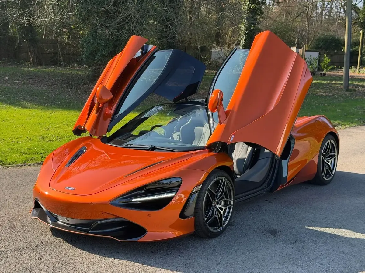 Used McLaren 720S 720 HP (529 kW) 2017 Orange Coupe