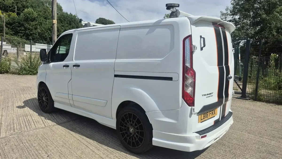 Used Ford Transit Custom 105 HP (77 kW) 2018 White Van