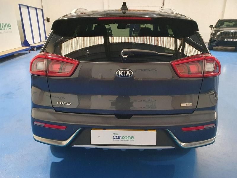 Used Kia Niro 139 HP (102 kW) 2018 Grey SUV