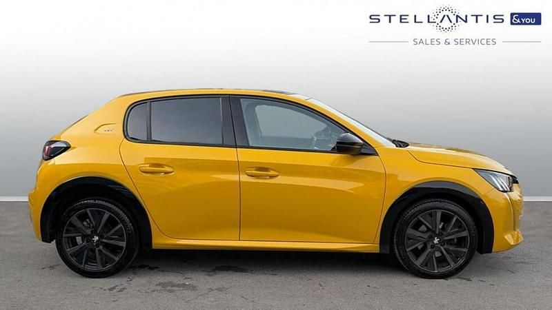 Used Peugeot 208 GT 129 HP (94 kW) 2023 Hatchback