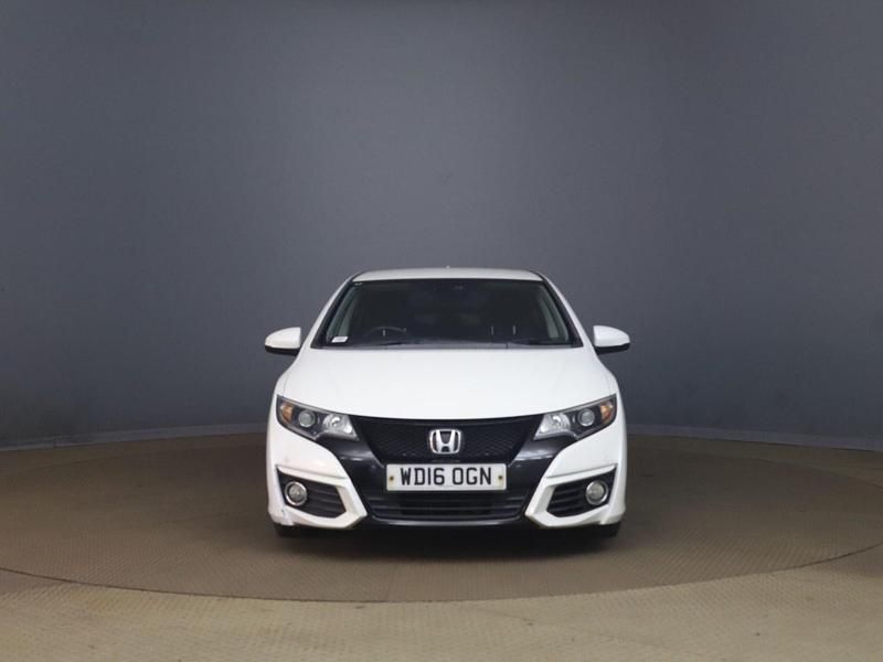 Used Honda Civic SE Plus 2016 White Hatchback