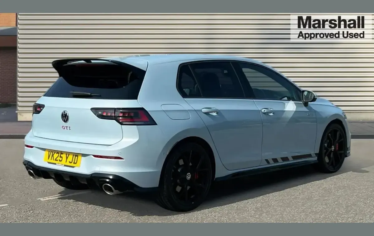 Used VW Golf VIII GTI Clubsport 328 HP (241 kW) 2025 Blue Hatchback