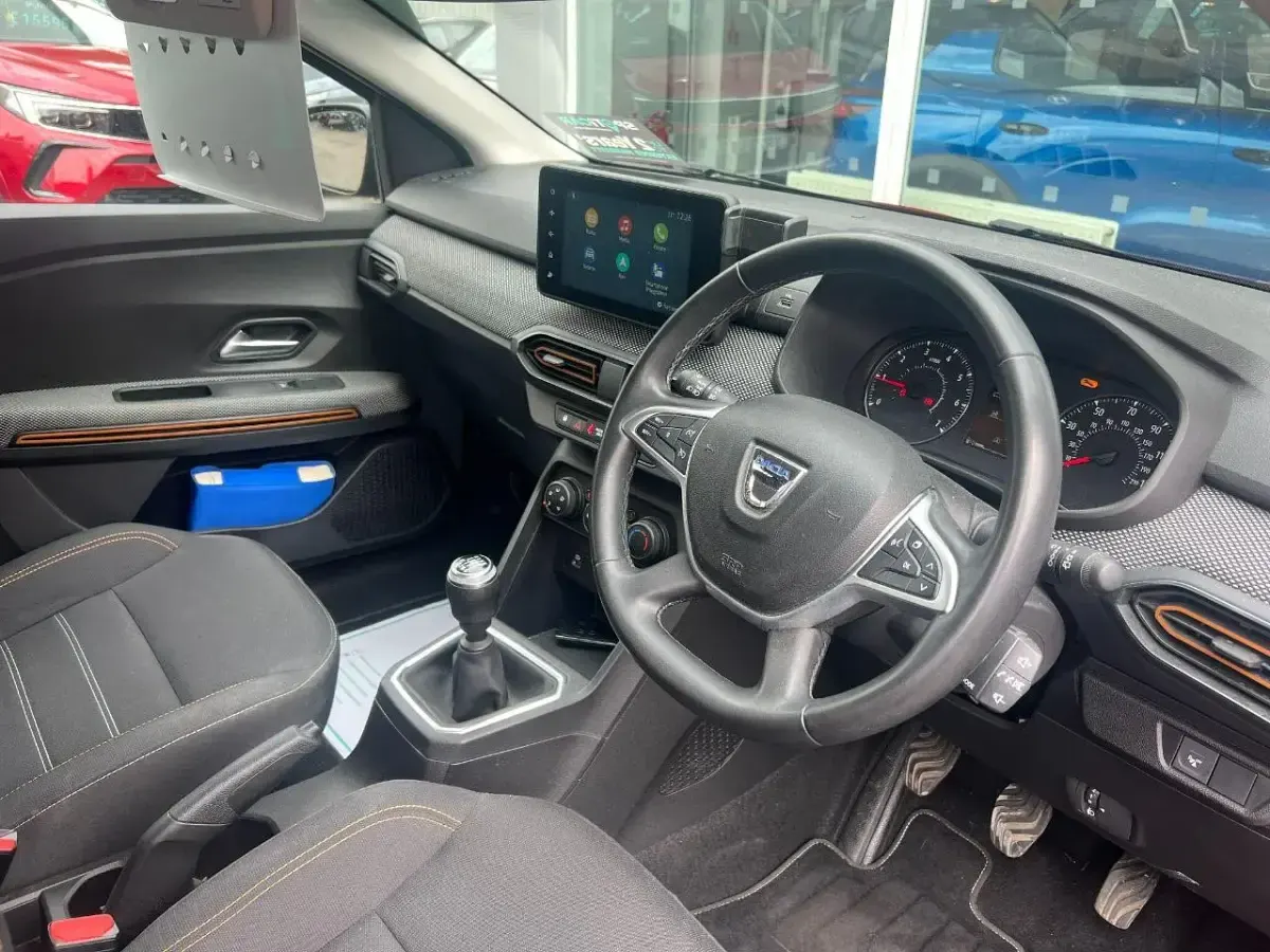 Used Dacia Sandero Comfort 89 HP (65 kW) 2021 Red Hatchback