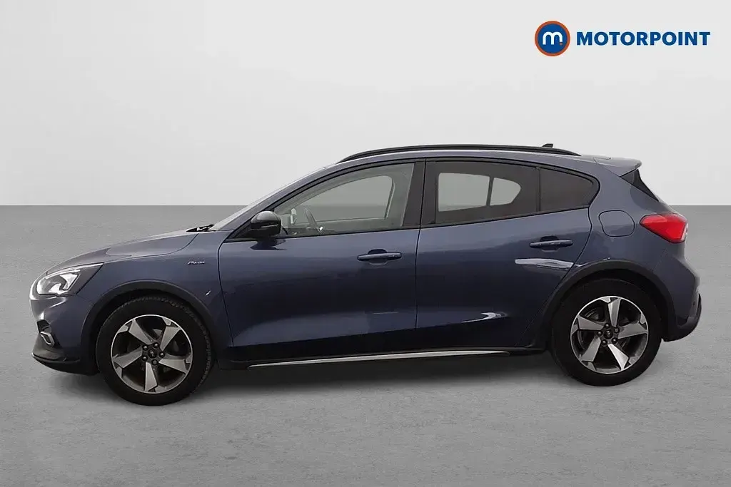 Używany Ford Focus Active 125 KM (91 kW) 2021 Niebieski Hatchback