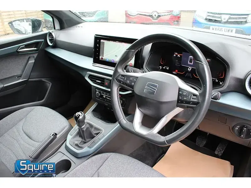 Used Seat Arona Xperience 2023 White SUV