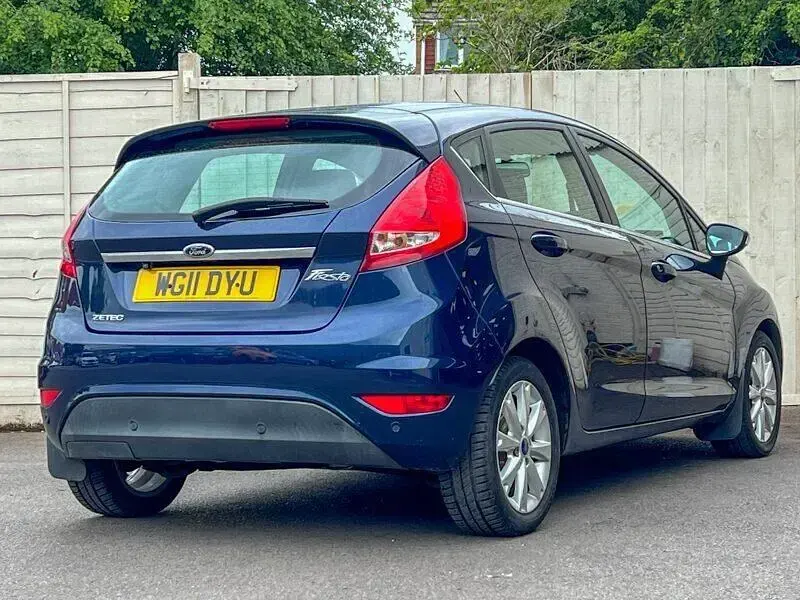 Used Ford Fiesta Zetec 96 HP (70 kW) 2011 Blue Hatchback