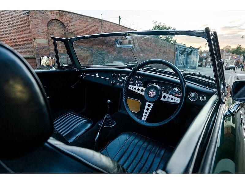 Used MG B 1970 Green Cabriolet