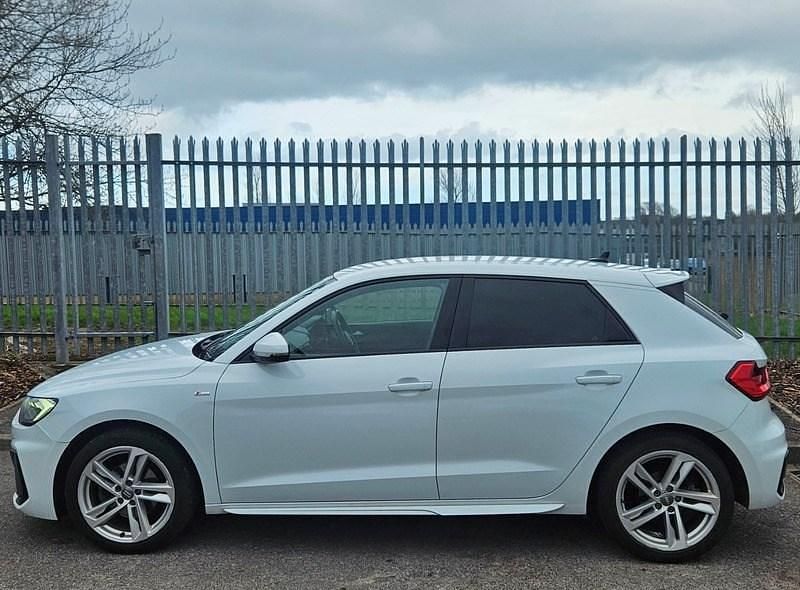 Used Audi A1 Sportback S-Line 150 HP (110 kW) 2019 White Hatchback