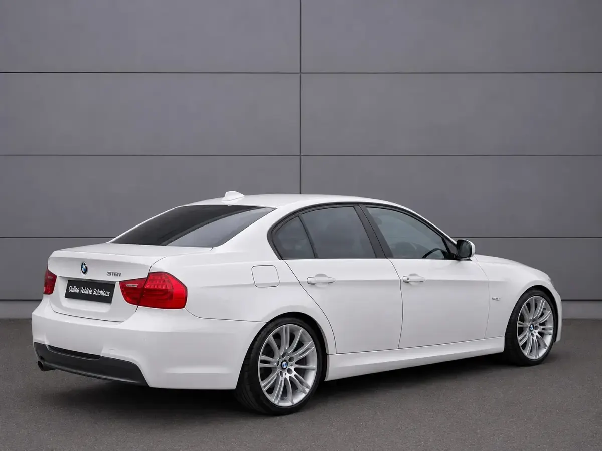 Used BMW 318 Sport Line 2012 White Sedan