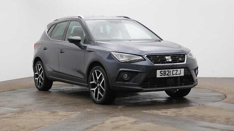 Magnetic grey with black roof Used 2021 Seat Arona FR SUV | £15,390 (Fair price) - Image 1/4