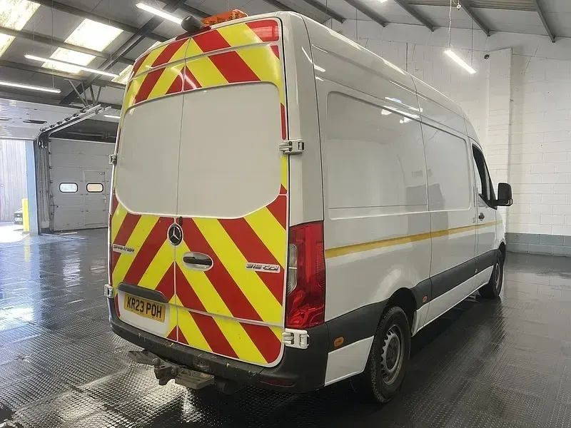 Used Mercedes Sprinter Progressive 148 HP (108 kW) 2023 White Van