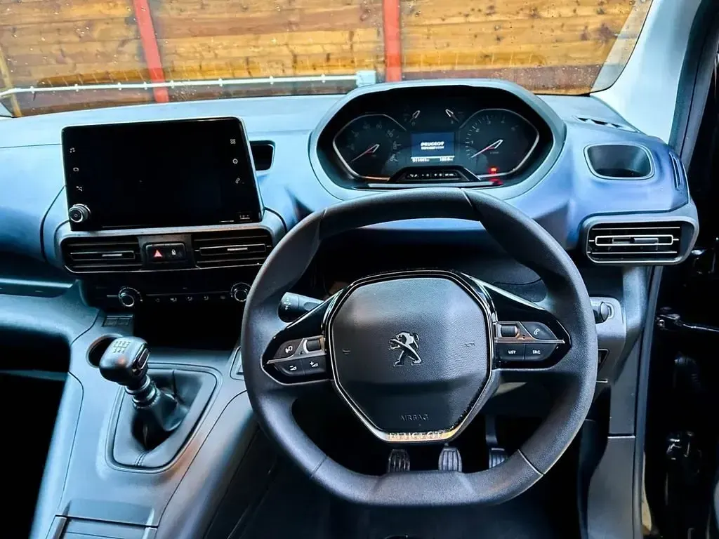 Gebraucht Peugeot Rifter Access 2023 Schwarz Van / Kleinbus