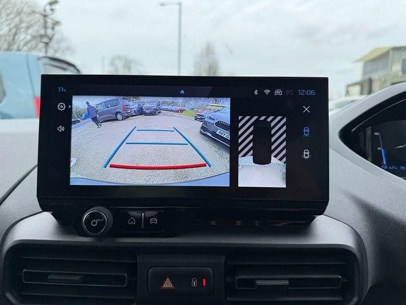 Used Peugeot e-Rifter GTi 100 kW (136 HP) 2025 Green MPV