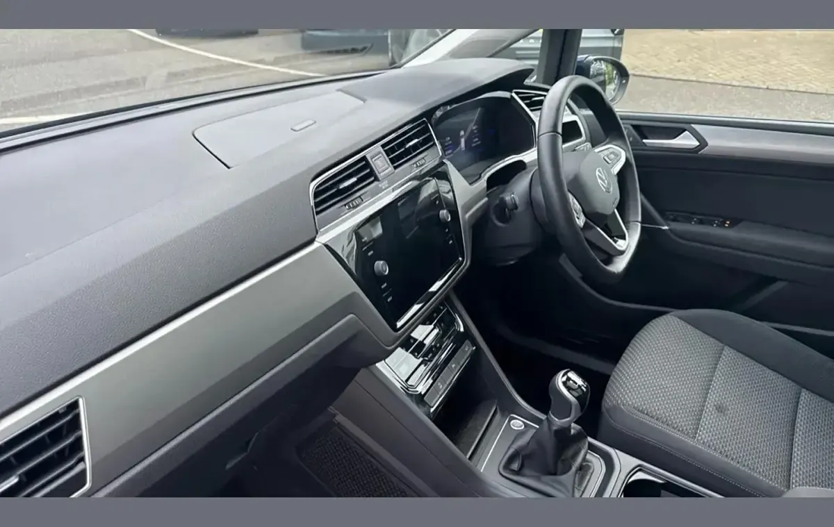 Used VW Touran Match 150 HP (110 kW) 2025 Blue MPV