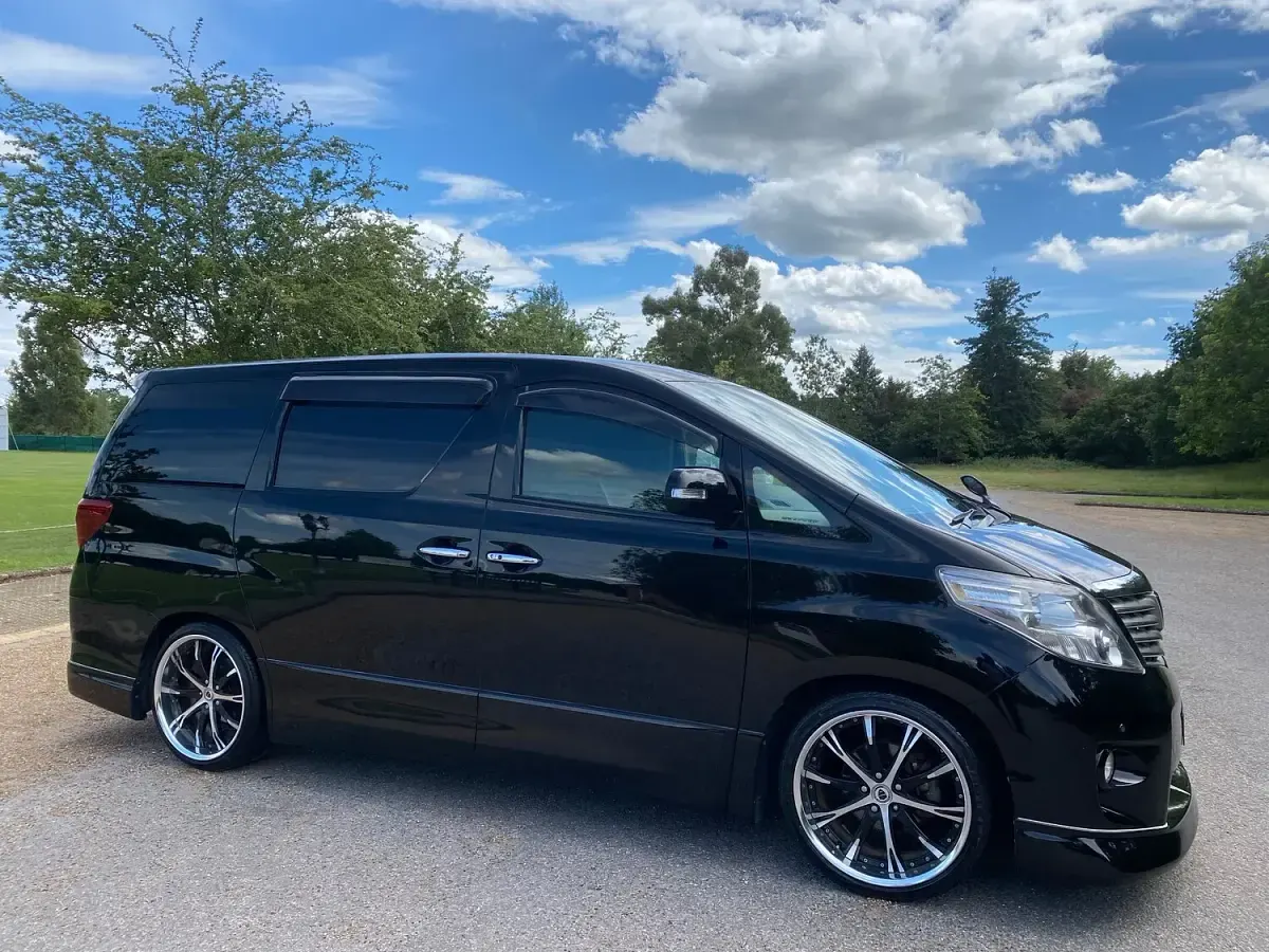 Used Toyota Alphard 170 HP (125 kW) 2009 Black MPV