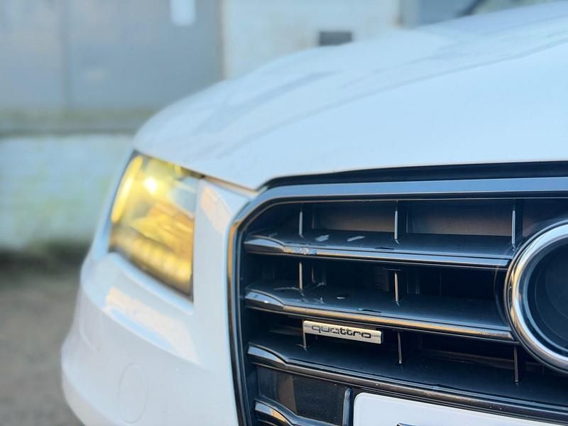 Used Audi A7 S-Line 2012 White Hatchback