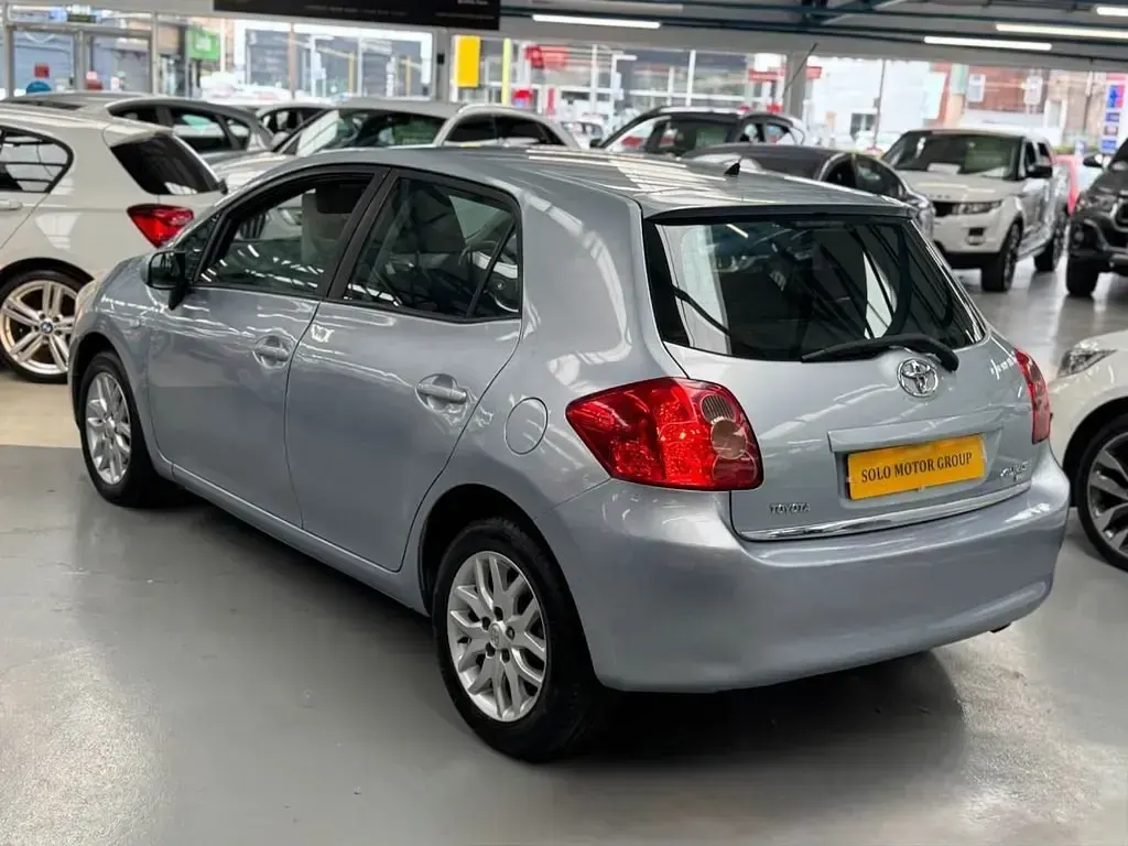 Used Toyota Auris 124 HP (91 kW) 2008 Blue Hatchback