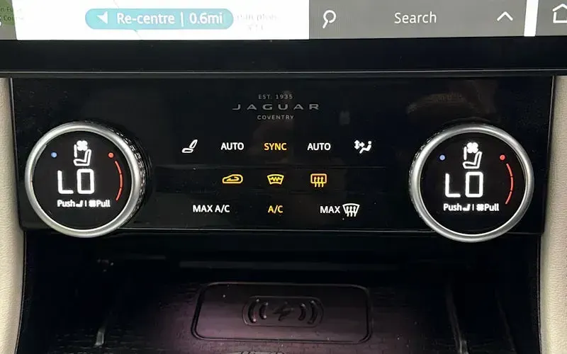 Used Jaguar F-Pace R-Dynamic 404 HP (297 kW) 2024 Blue SUV