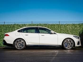 New BMW i5 M Sport 250 kW (340 HP) 2025 White Sedan