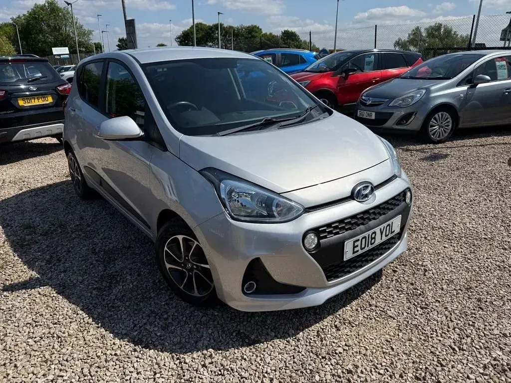 Gebraucht Hyundai i10 Premium 66 PS (48 kW) 2018 Grau Kleinwagen