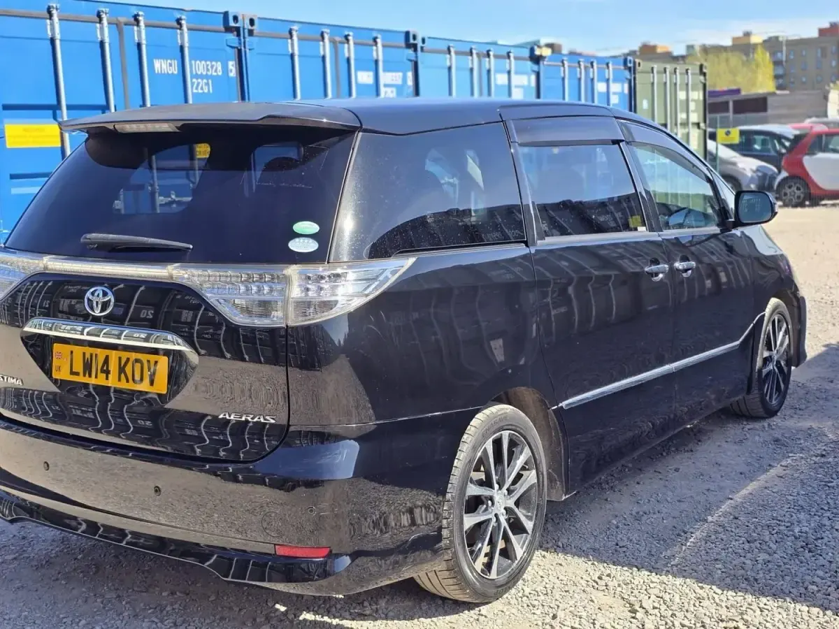 Usado Toyota Estima 2014 Negro Monovolumen