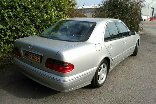 Begagnad Mercedes E200 Classic 2000 Sedan