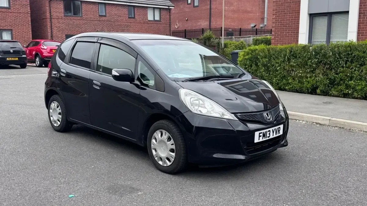 Used Honda Jazz 99 HP (72 kW) 2013 Black Hatchback