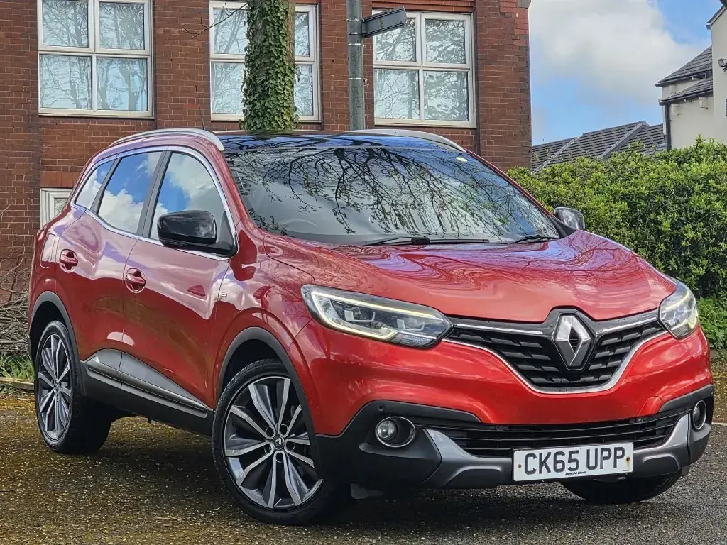 Usado Renault Kadjar Signature 110 HP (80 kW) 2015 Vermelho SUV