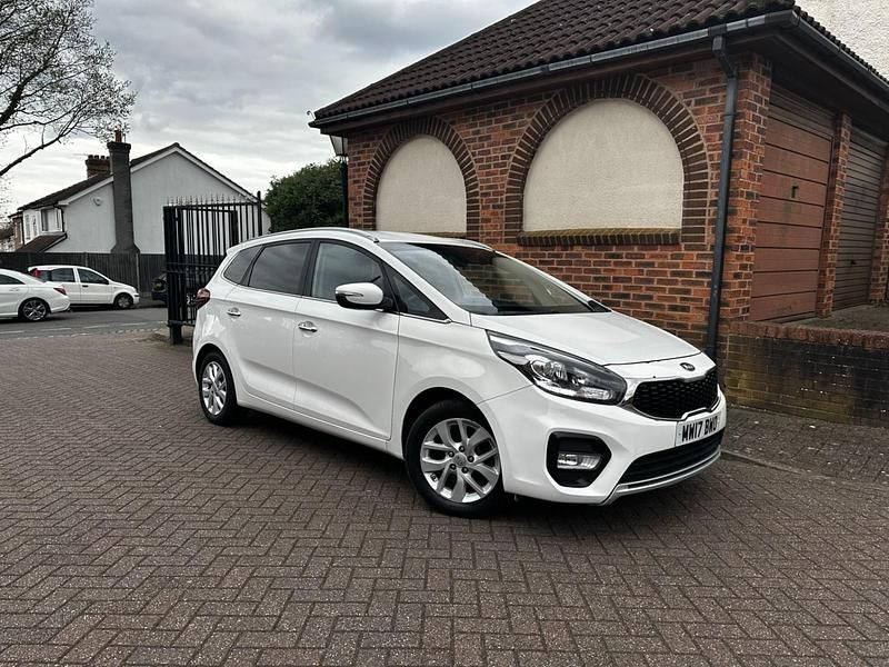 Used Kia Carens 133 HP (97 kW) 2017 White MPV