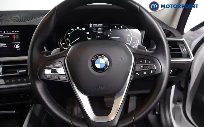 Used BMW 320 Sport Line 184 HP (135 kW) 2021 White Estate