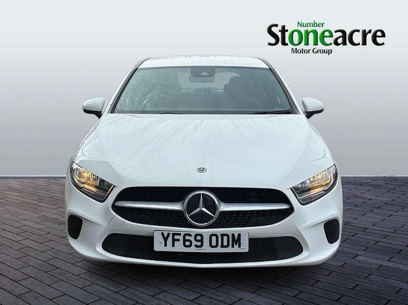 Used Mercedes A180 SE 136 HP (100 kW) 2020 White Hatchback