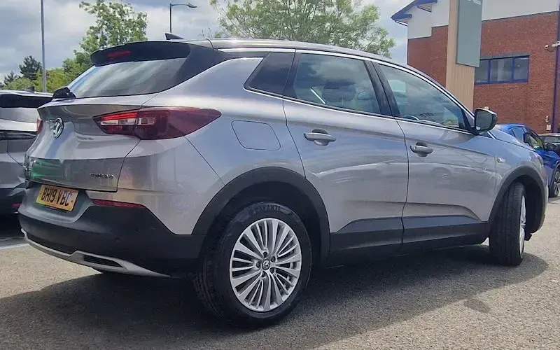 Used Vauxhall Grandland X Sport 131 HP (96 kW) 2019 Grey SUV