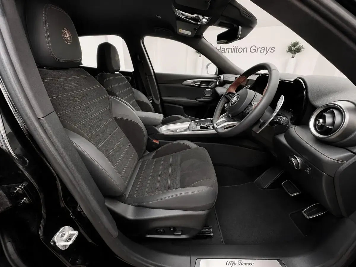 New Alfa Romeo Tonale 160 HP (117 kW) 2026 Black SUV