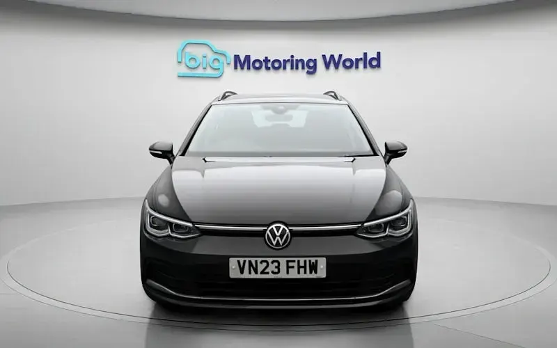 Second-hand VW Golf VIII Style 150 CP (110 kW) 2023 Gri Break