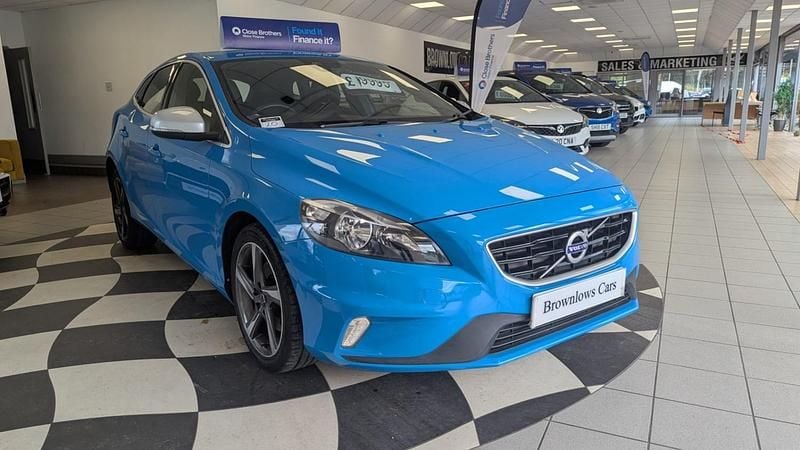 Blue Used 2016 Volvo V40 R-Design Estate | £9,994 (A bit pricey) - Image 1/4