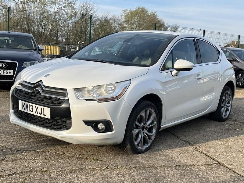 Begagnad Citroën DS4 2013 Vit Halvkombi