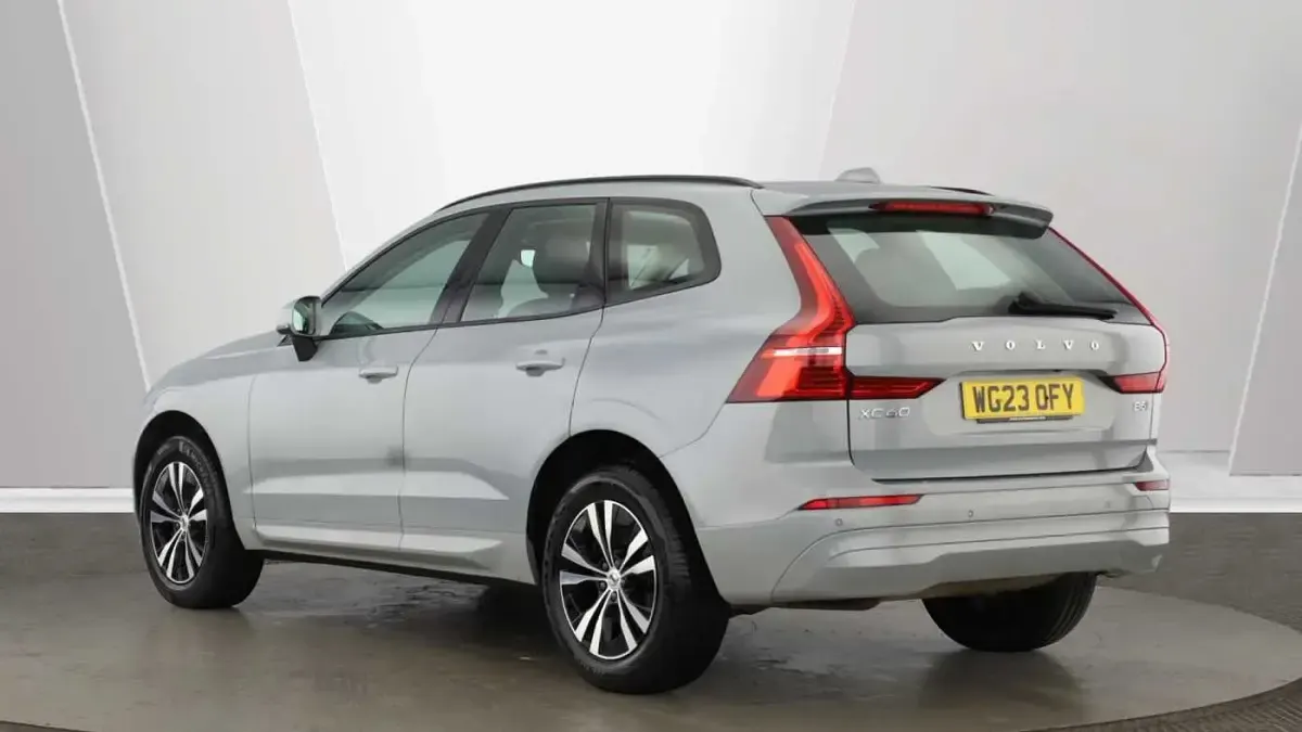 Used Volvo XC60 Core 247 HP (181 kW) 2024 SUV