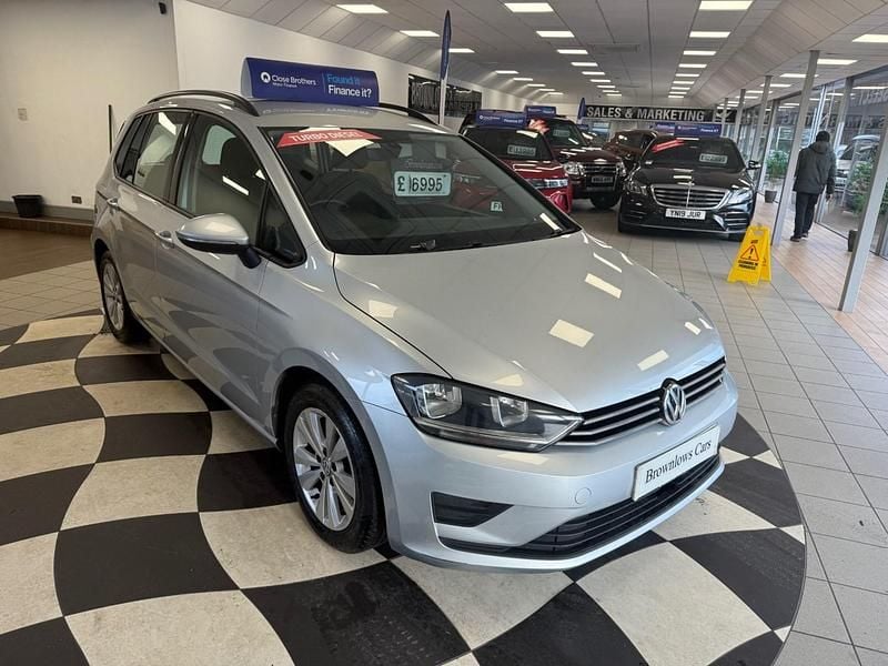Silver Used 2017 VW Golf Sportsvan SE MPV | £6,995 (Fair price) - Image 1/4