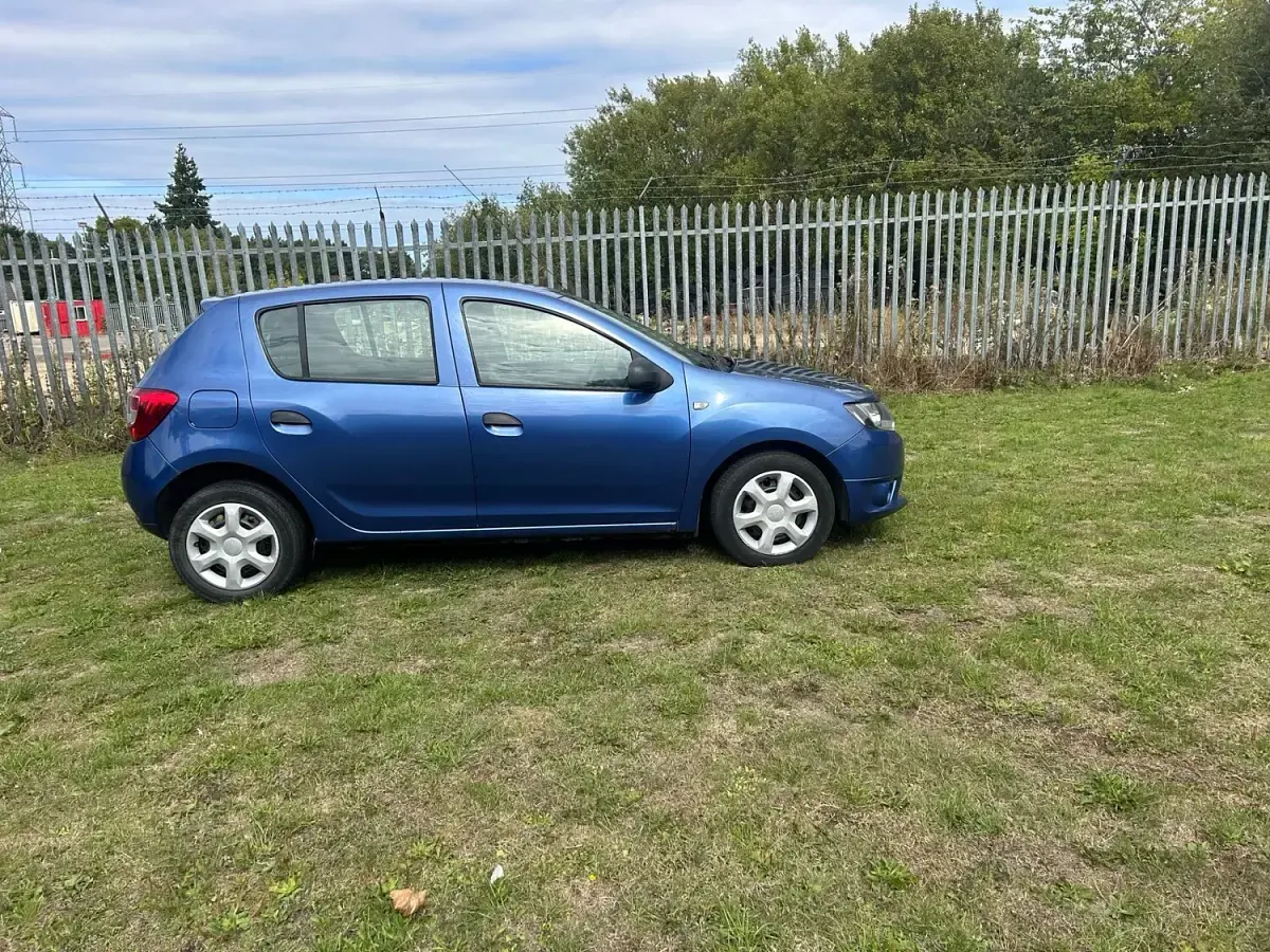 Used Dacia Sandero Ambiance 75 HP (55 kW) 2014 Blue Hatchback