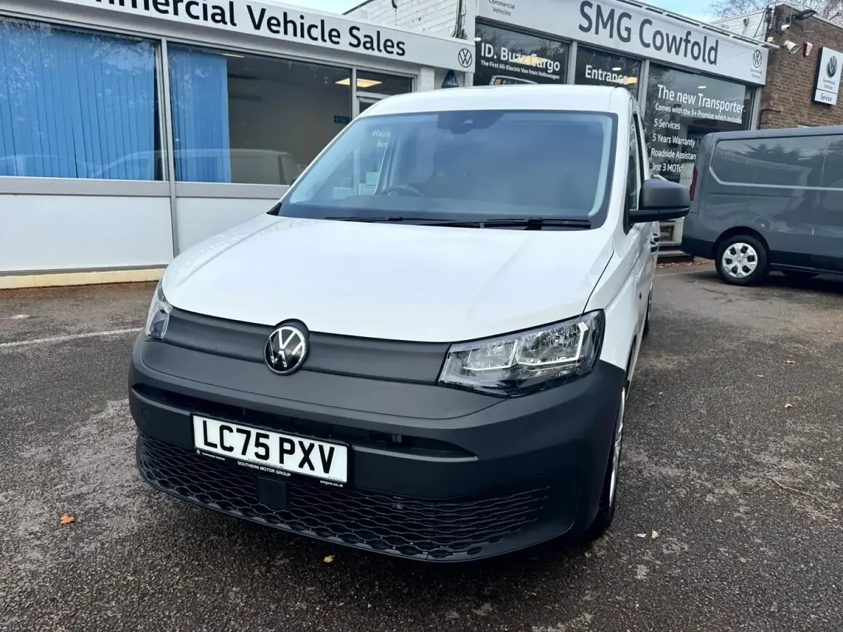 Uusi VW Caddy Business 102 HP (75 kW) 2025 Valkoinen Tila-auto