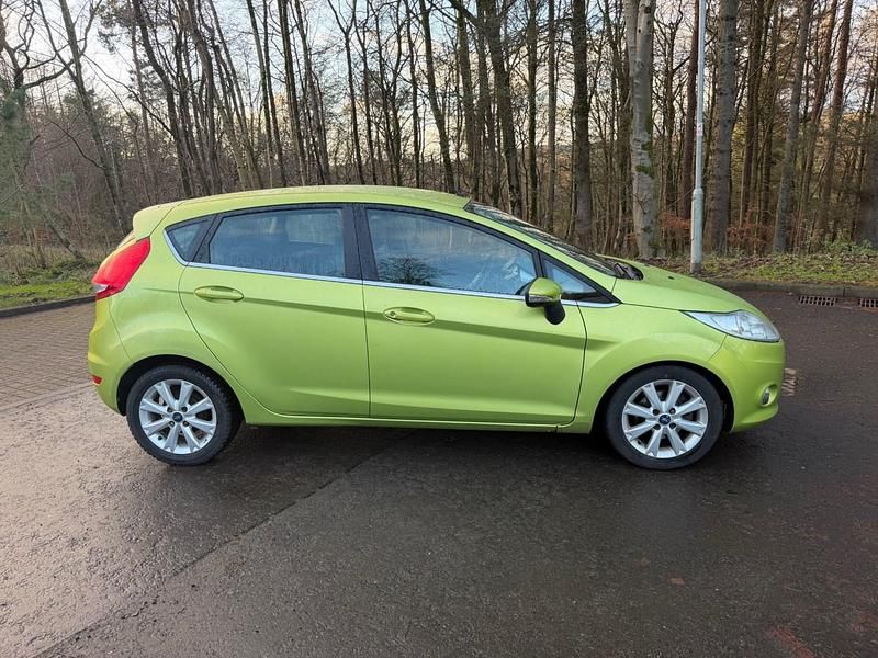 Used Ford Fiesta Zetec 2010 Green Hatchback