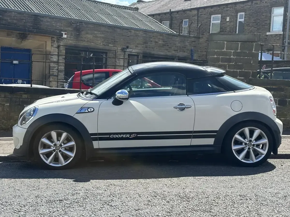 Used Mini Cooper SD Coupé 143 HP (105 kW) 2012 White Coupe