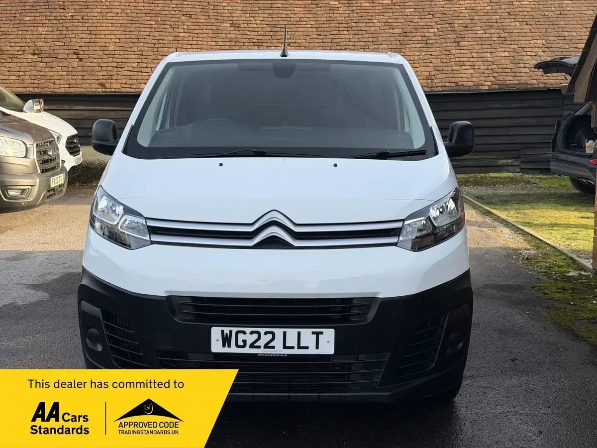 Używany Citroën Dispatch 2022 Biały Minivan