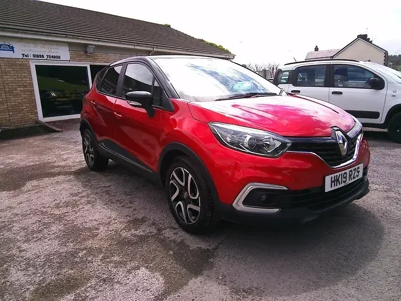 Used Renault Captur Iconic 2019 Red/black SUV