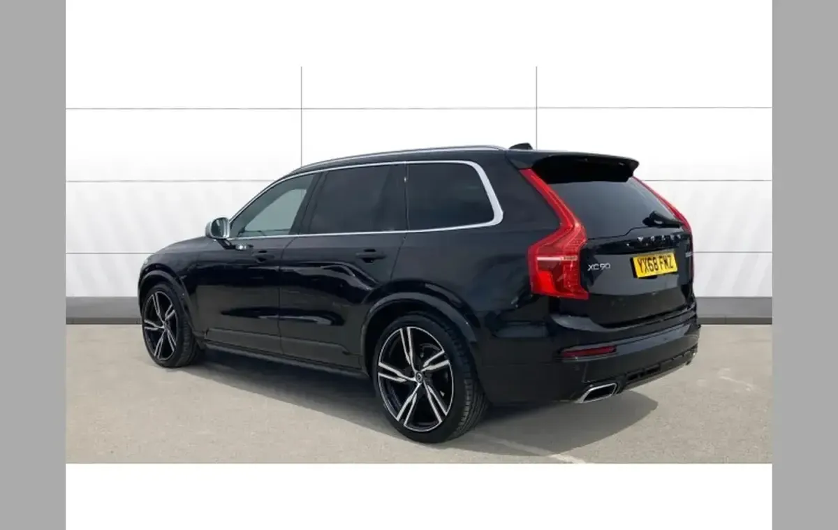 Begagnad Volvo XC90 R-Design Pro 235 HK (172 kW) 2018 Svart SUV