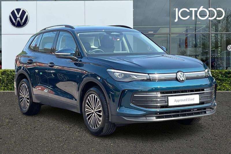 Blue Used 2025 VW Tiguan Life SUV | £30,076 (Good price) - Image 1/4