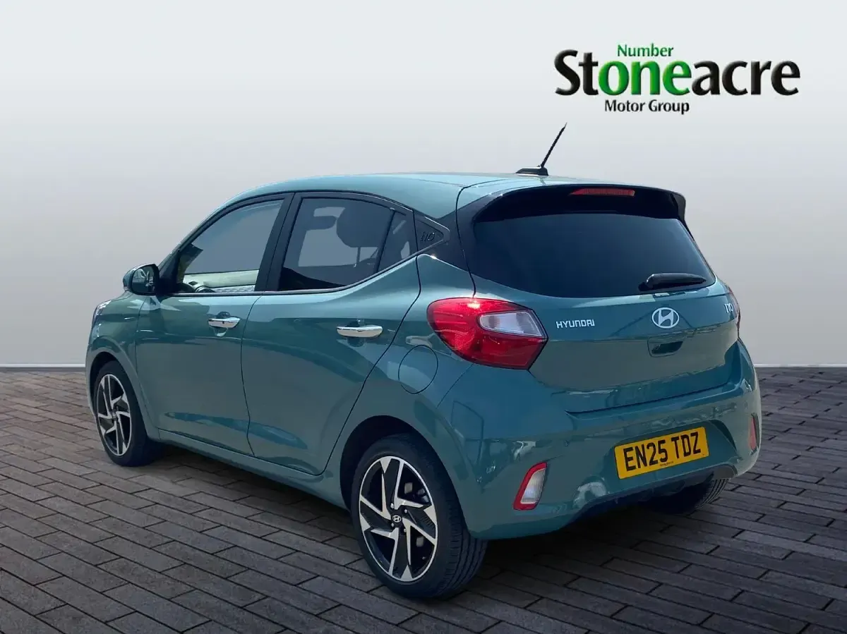 Used Hyundai i10 Premium 79 HP (58 kW) 2025 Green Hatchback
