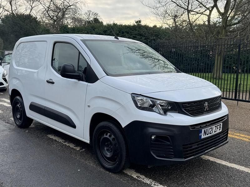 Used Peugeot Partner 131 HP (96 kW) 2021 White MPV