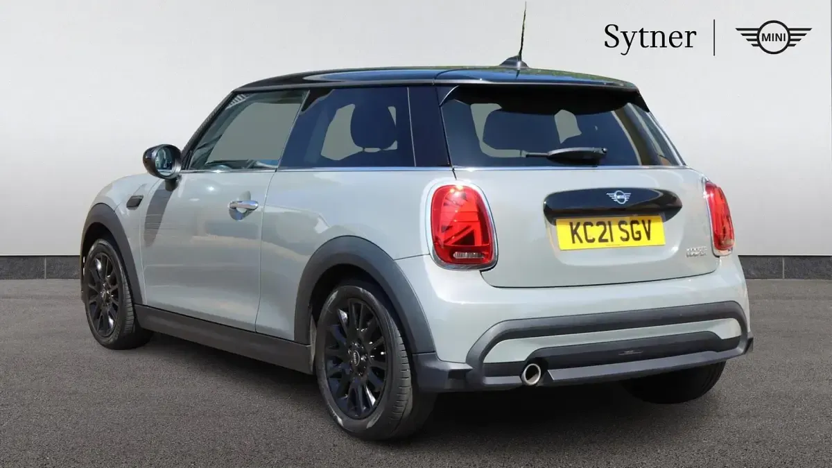 Begagnad Mini Cooper Classic 134 HK (98 kW) 2021 Grå Halvkombi