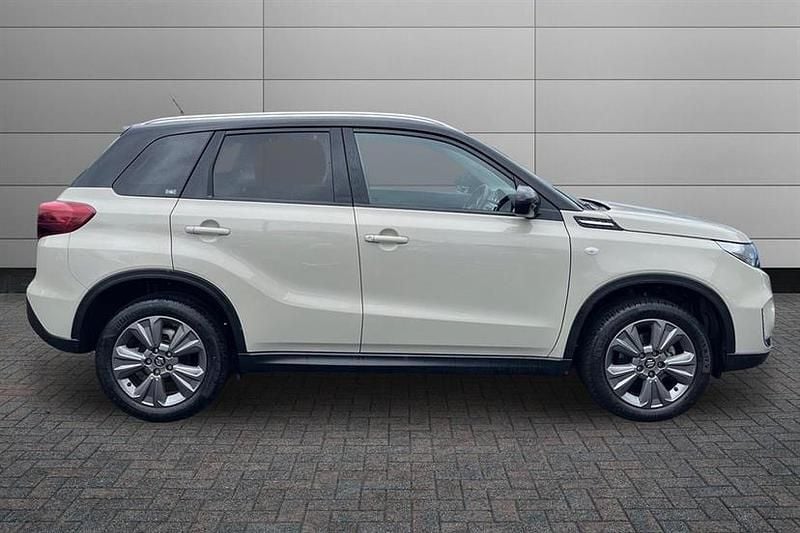 Used Suzuki Vitara SZ-T 129 HP (94 kW) 2022 Savannah ivory with cosmic black pearl roof SUV